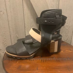 Sorel Addington cuff sandal 8.5